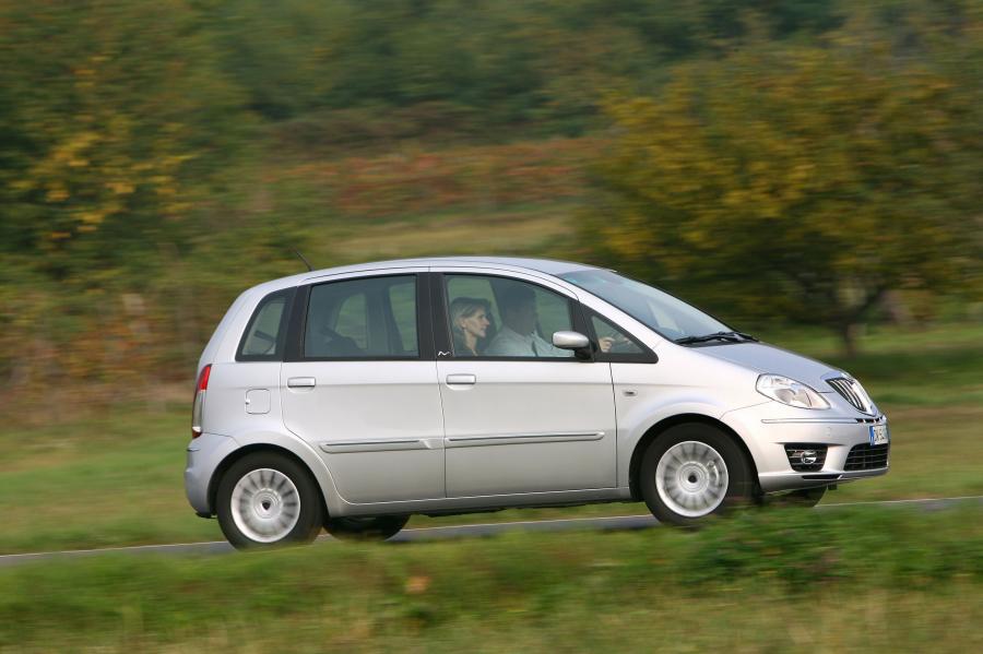  Lancia Musa 2007 года  (фото 41 из 86)